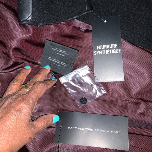 Coat - Picture 6 of 8